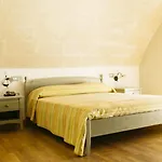 Del Casalnuovo 4* Matera
