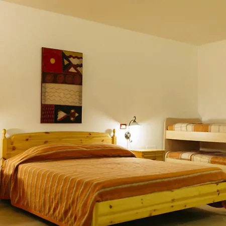 Del Casalnuovo Ξενοδοχείο με διαμερίσματα 4*