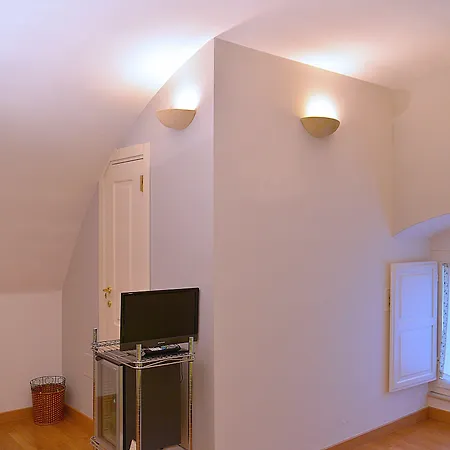 Del Casalnuovo 4*