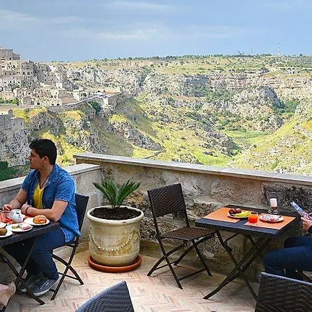 Del Casalnuovo 4*