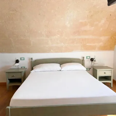 Del Casalnuovo 4* Matera