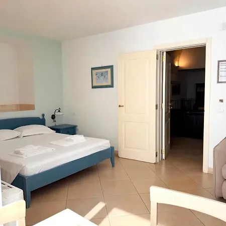 Del Casalnuovo 4*