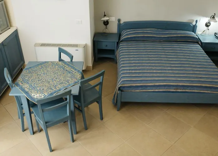 Del Casalnuovo מלון דירות 4*