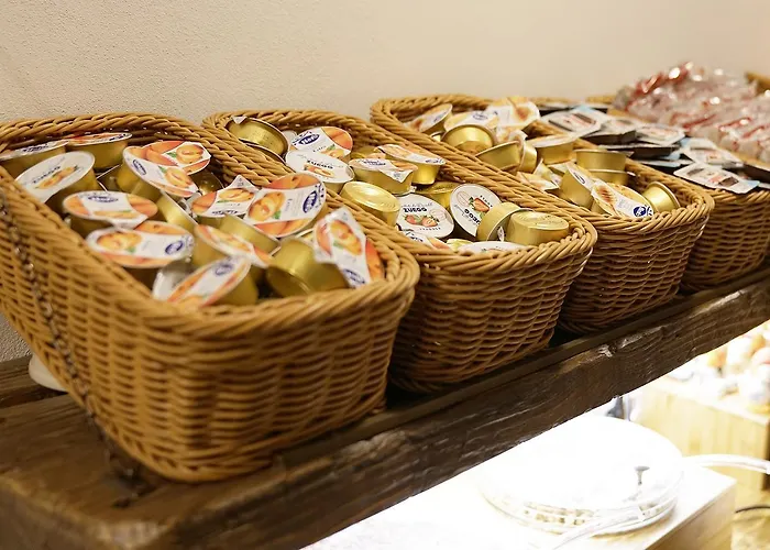 Del Casalnuovo Aparthotel 4*